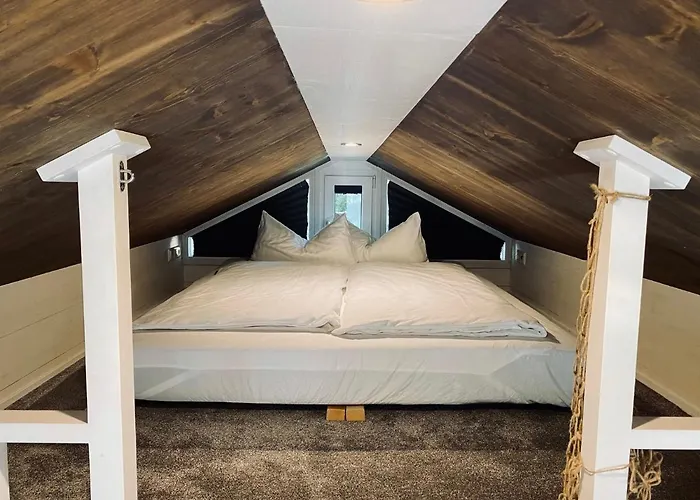 Apart-hotel Tiny House Ems Im Pier9 Tiny House